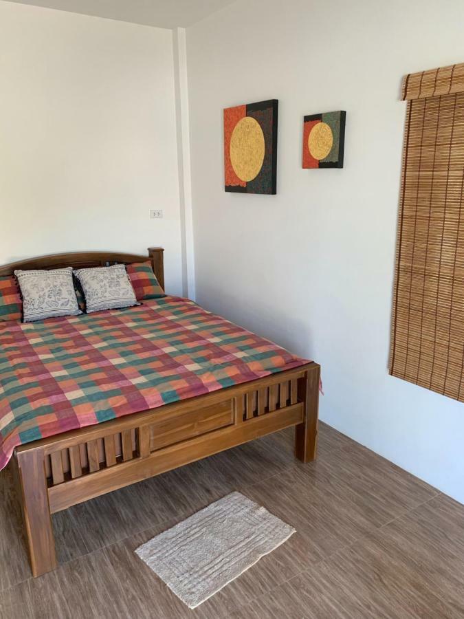 Sunray Guesthouse สุนันท์บ้านพักริมคลอง Uthai Thani Εξωτερικό φωτογραφία