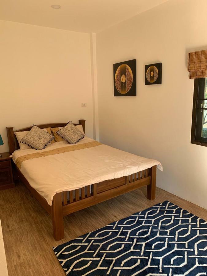 Sunray Guesthouse สุนันท์บ้านพักริมคลอง Uthai Thani Εξωτερικό φωτογραφία