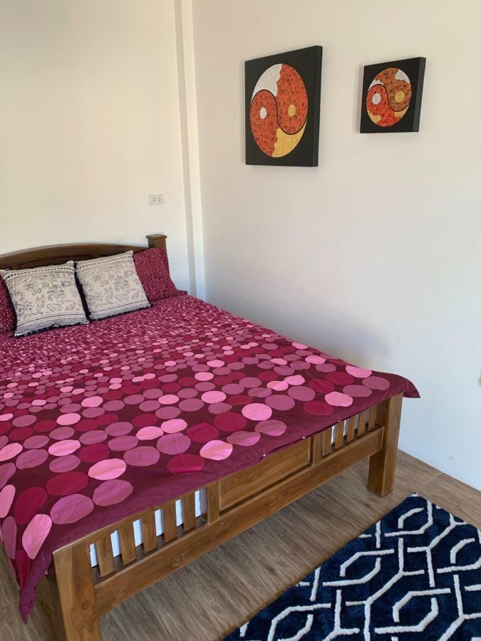 Sunray Guesthouse สุนันท์บ้านพักริมคลอง Uthai Thani Εξωτερικό φωτογραφία